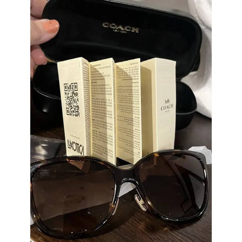 Coach HC 512013 Dark Tortoise Sunglasses & Case– Excellent Pre-Owned Condition